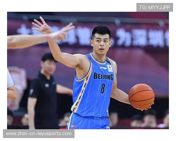 方硕：目前体能储备还不错，大家竞技和身体状态都还可以，方硕违体